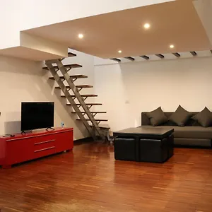 Cozy & Large Loft Famagosta , Milano Italia